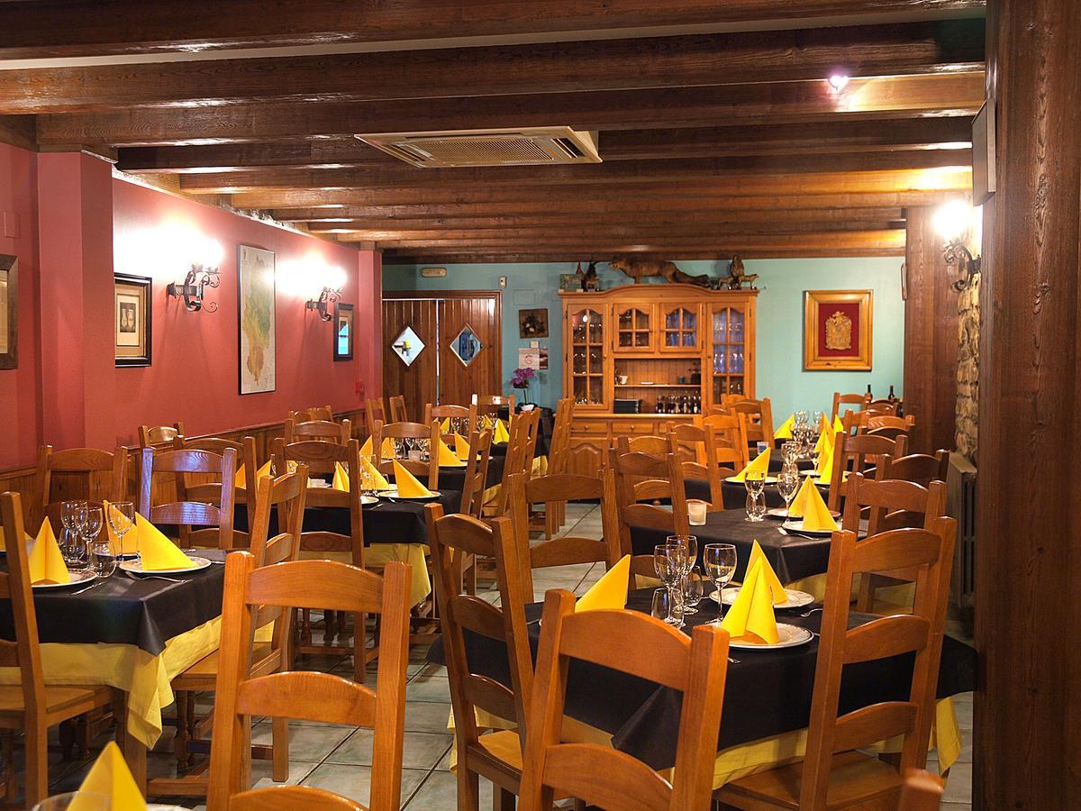 Aparta-Hotel Puertolas Escuer Εξωτερικό φωτογραφία