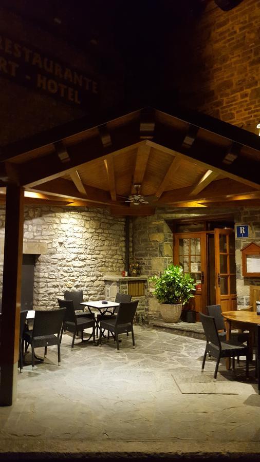 Aparta-Hotel Puertolas Escuer Εξωτερικό φωτογραφία