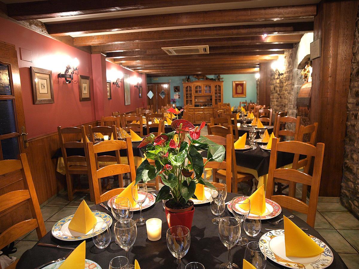 Aparta-Hotel Puertolas Escuer Εξωτερικό φωτογραφία