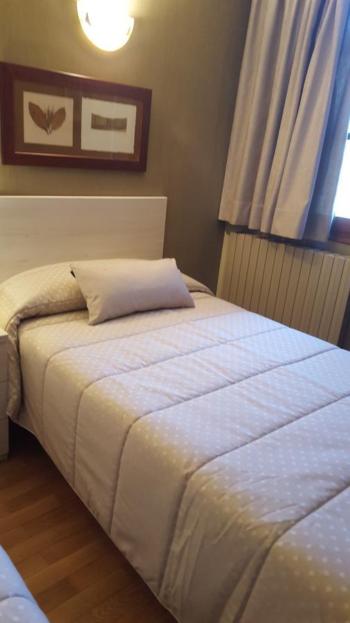 Aparta-Hotel Puertolas Escuer Εξωτερικό φωτογραφία