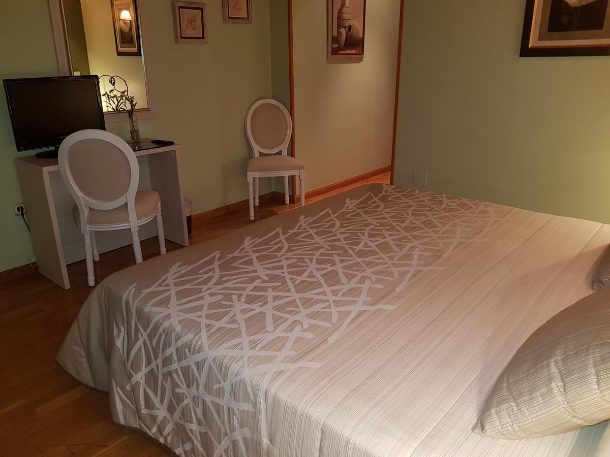 Aparta-Hotel Puertolas Escuer Εξωτερικό φωτογραφία